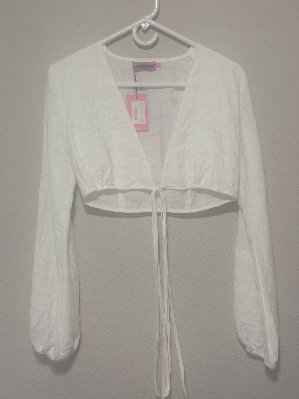 Edikted White Long-Sleeve Tie-Front Crop Top